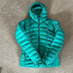 North face puffy jacket